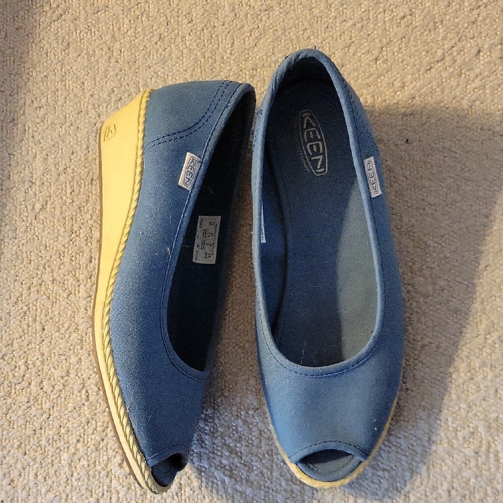 Keen Women's Blue Espadrille Peep Toe Shoes